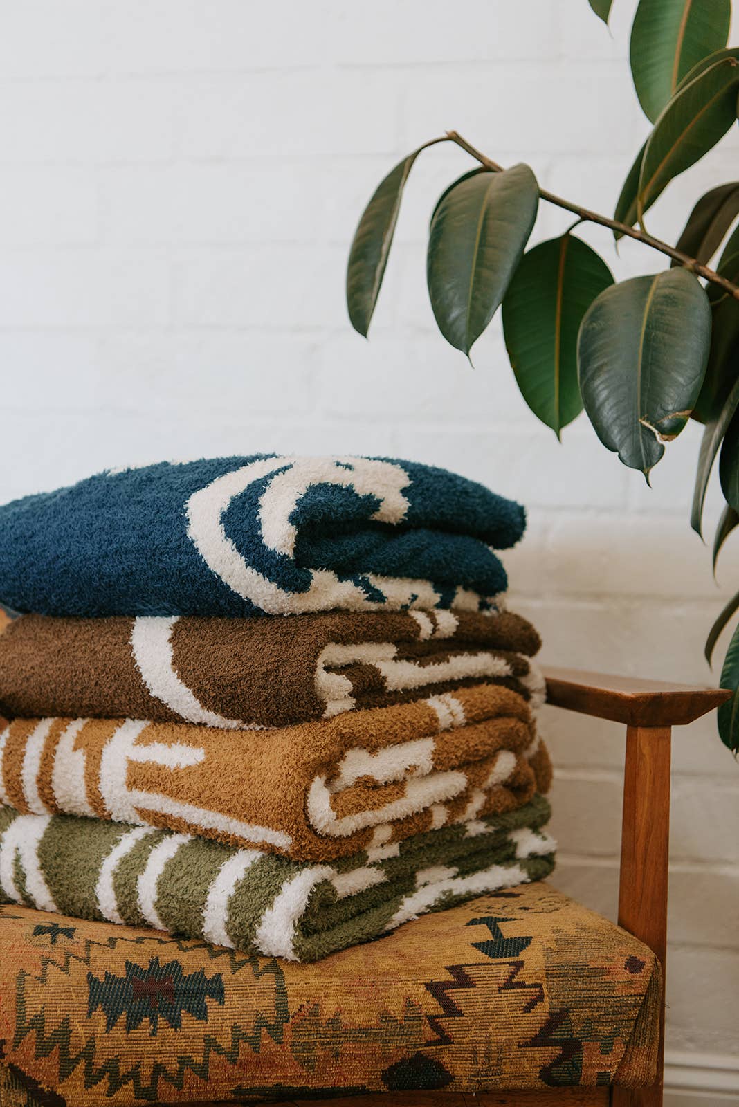 Drifter Plush Throw - Malibu Blue