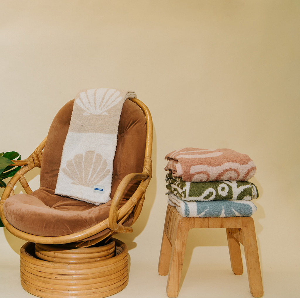 ShellCheck Plush Throw - Sand + Tan