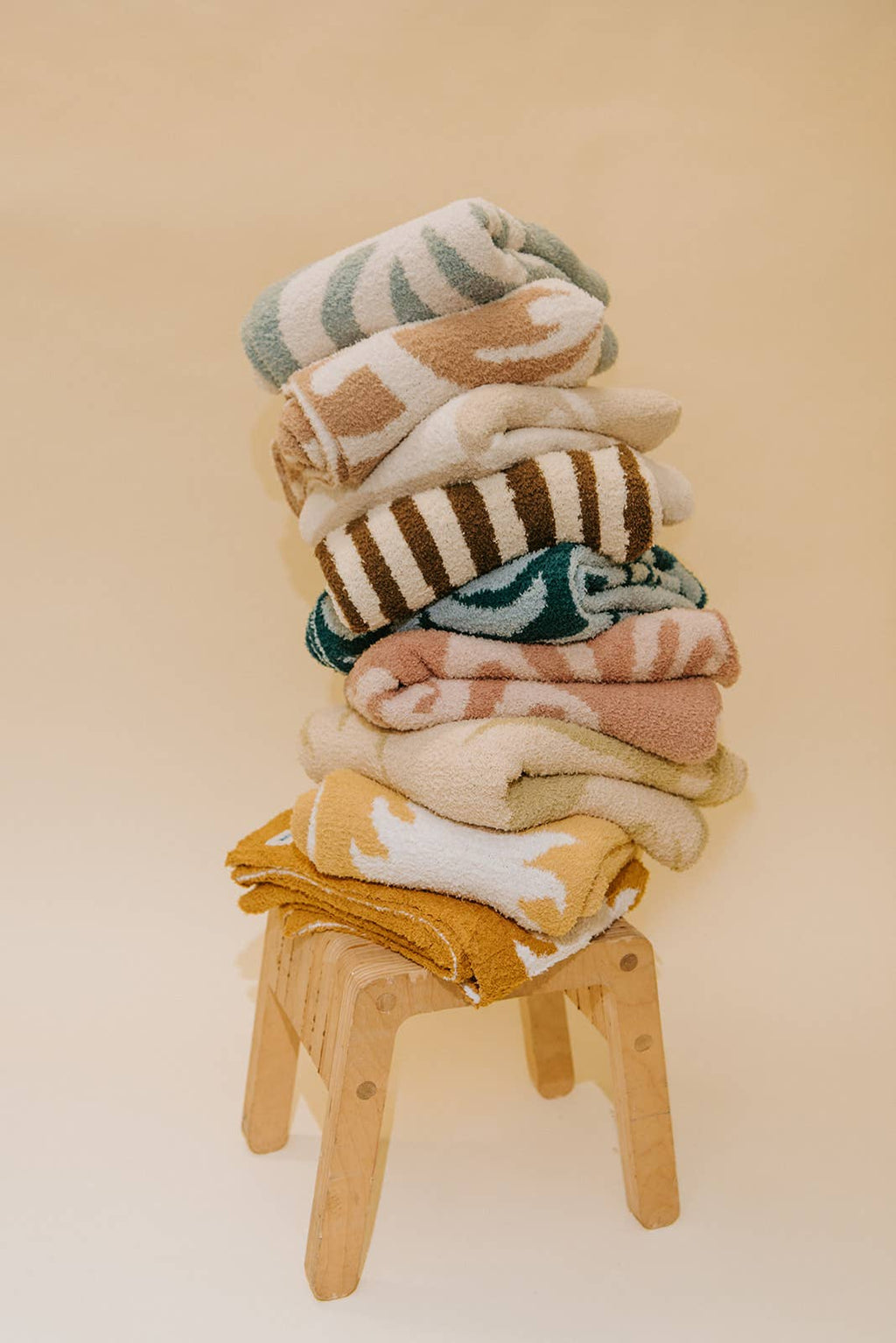 ShellCheck Plush Throw - Sand + Tan