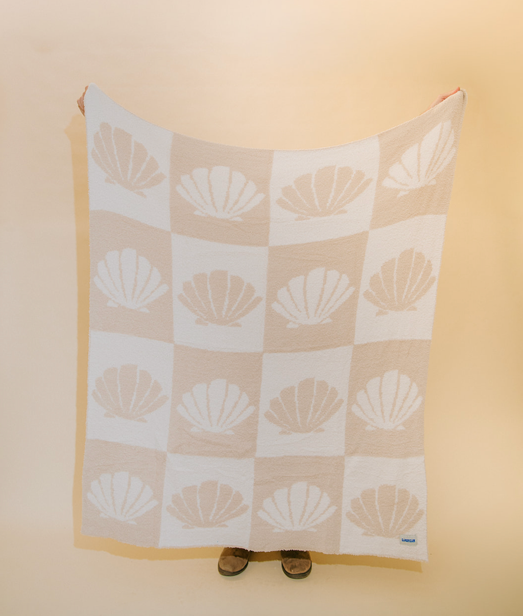 ShellCheck Plush Throw - Sand + Tan