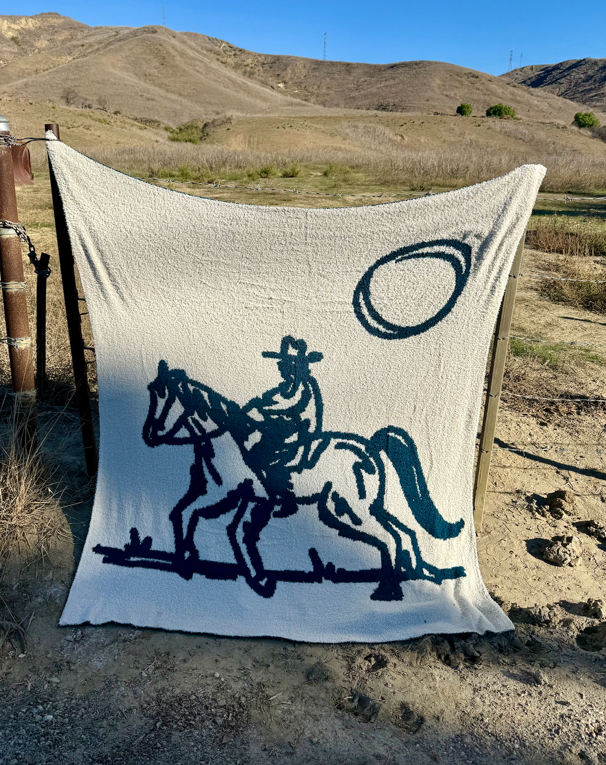 Drifter Plush Throw - Malibu Blue